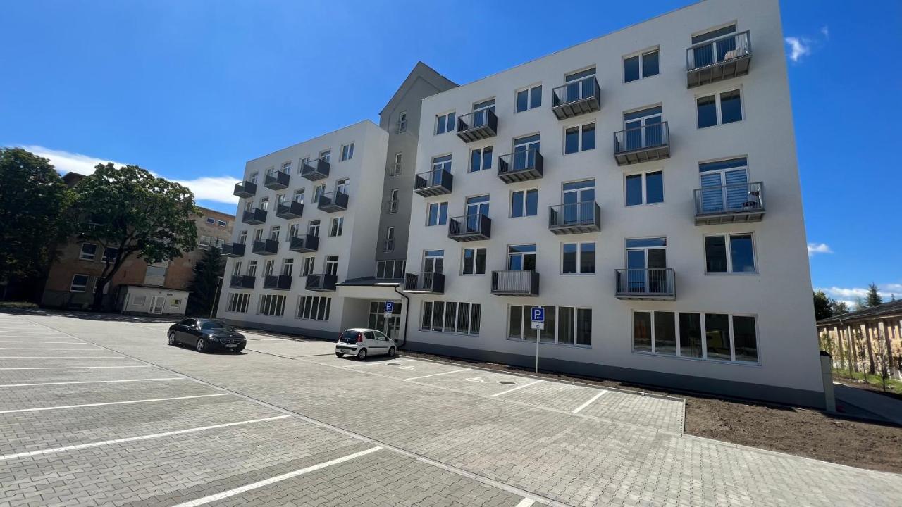 2 Room Apartment With Balcony Liptovský Mikuláš Buitenkant foto