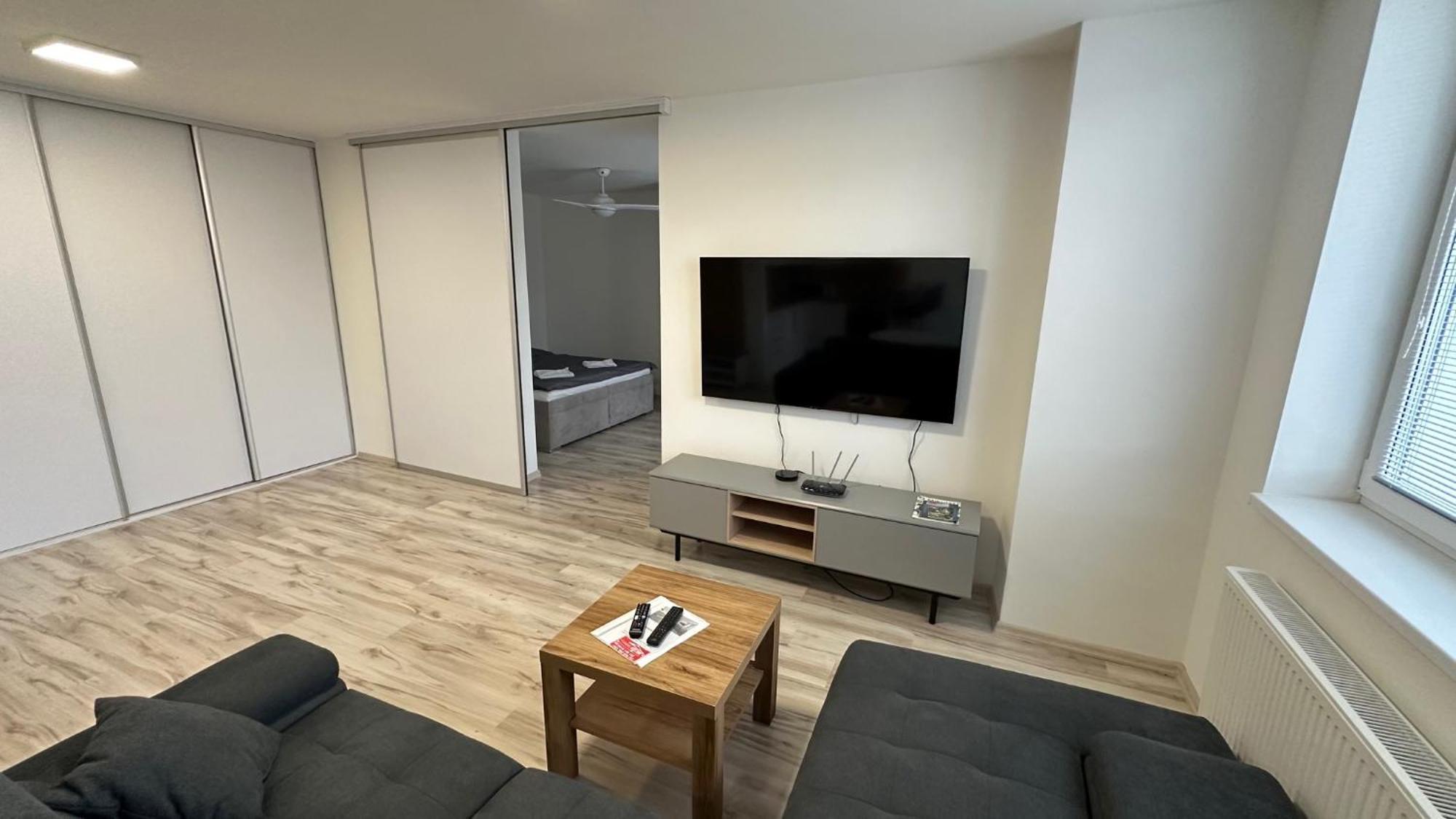 2 Room Apartment With Balcony Liptovský Mikuláš Buitenkant foto