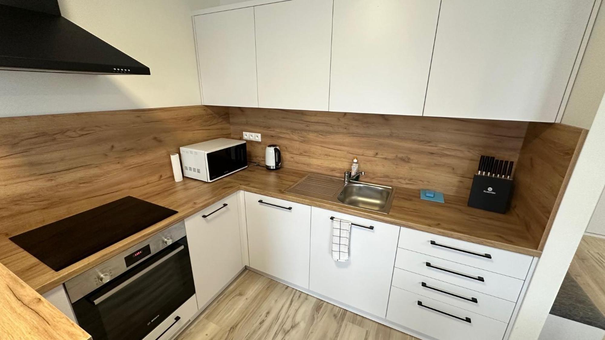 2 Room Apartment With Balcony Liptovský Mikuláš Buitenkant foto